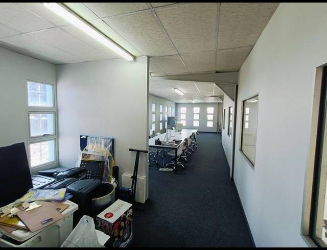 INDUSTRIAL PROPERTY TO RENT IN HALFWAY HOUSE